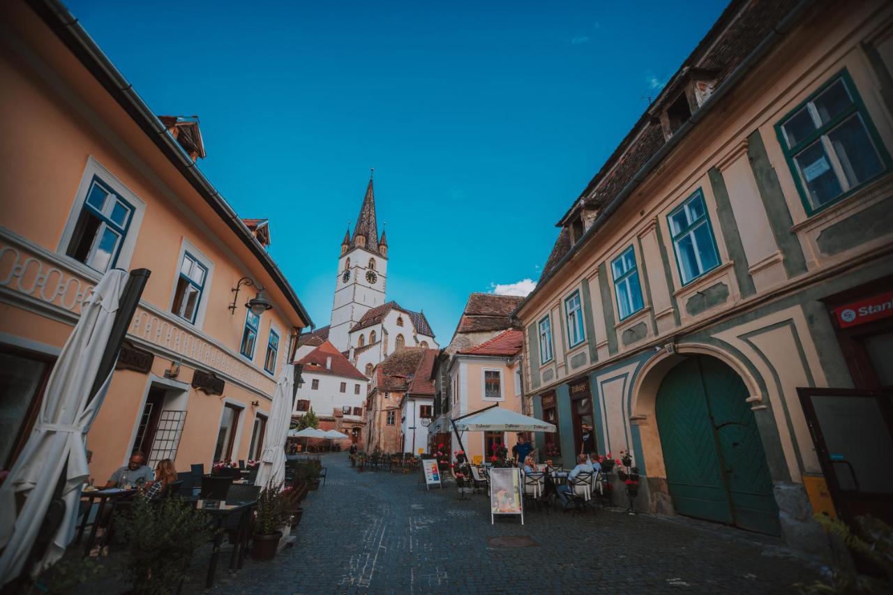 Apartamento Authentic Old Town Retreat Sibiu Exterior foto